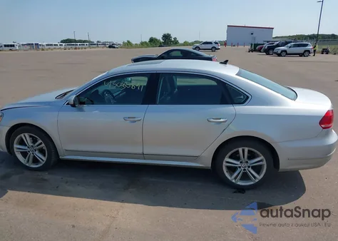 2015 Volkswagen Passat 2.0L Tdi Sel Premium из США, поврежденный, VIN 1VWCV7A34FC003245